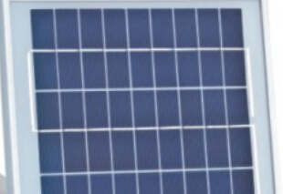 太陽能光伏廠家：如何清理自家屋頂太陽能發(fā)電系統(tǒng)？